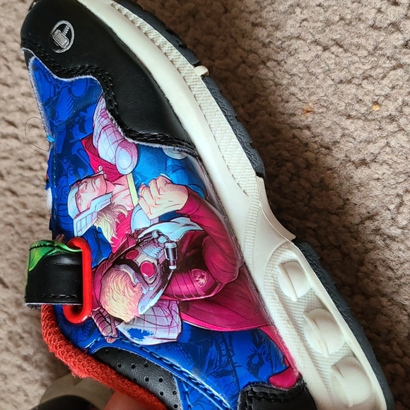 Marvel shoes - Picture 5 of 8